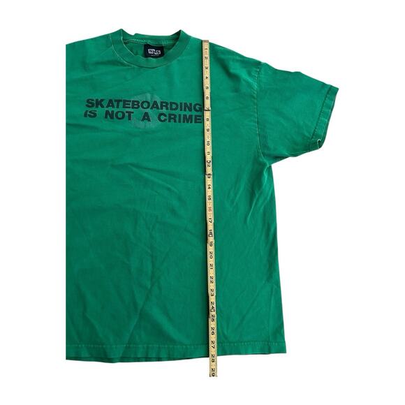 VINTAGE SKATEBOARDING IS NOT A CRIME NHS SANTA CRUZ TEE L - Picture 3 of 9